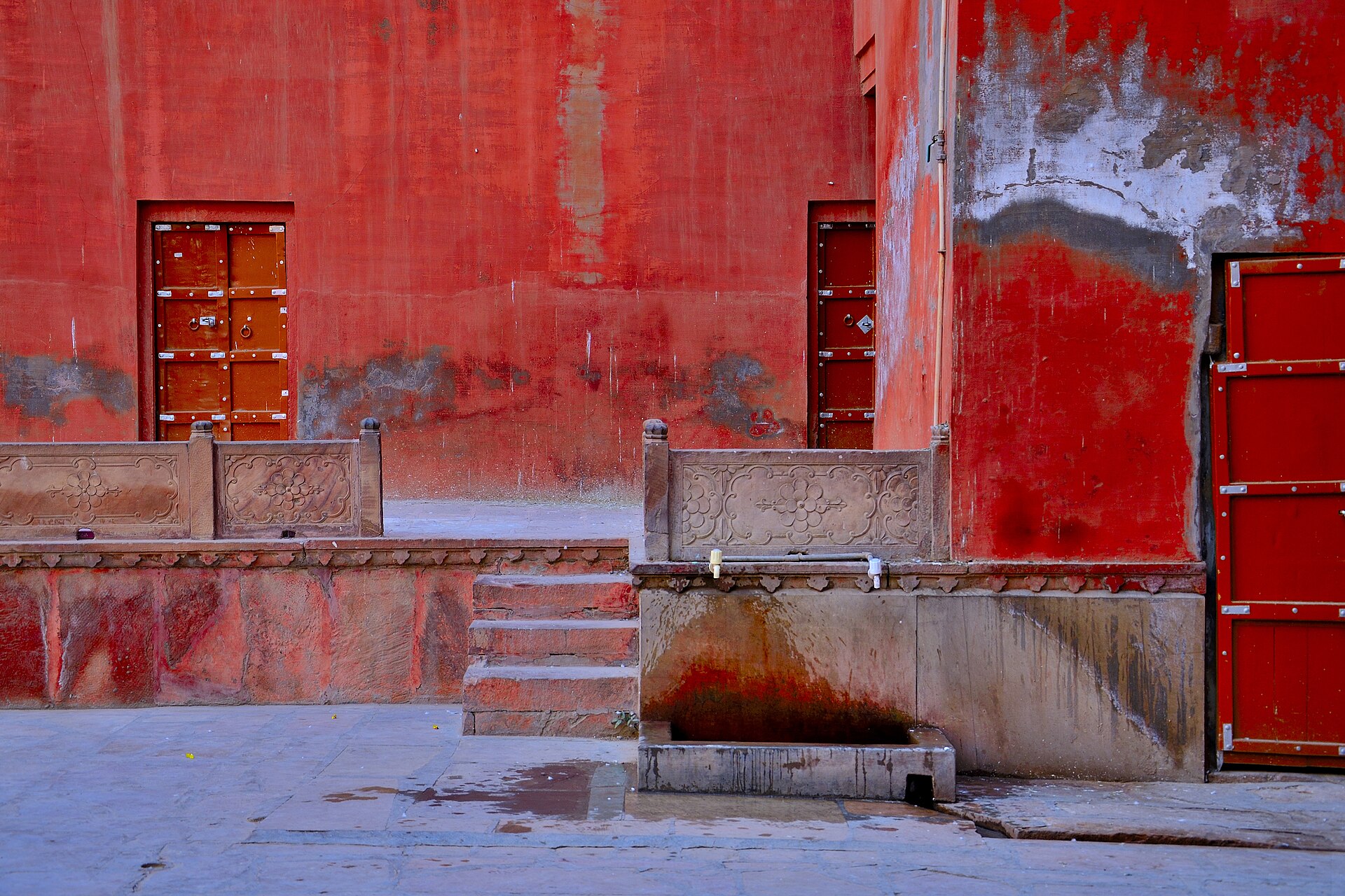 The red sandstone walls, Bikaner — Faridabad to Bikaner taxi | EZPZ Taxi