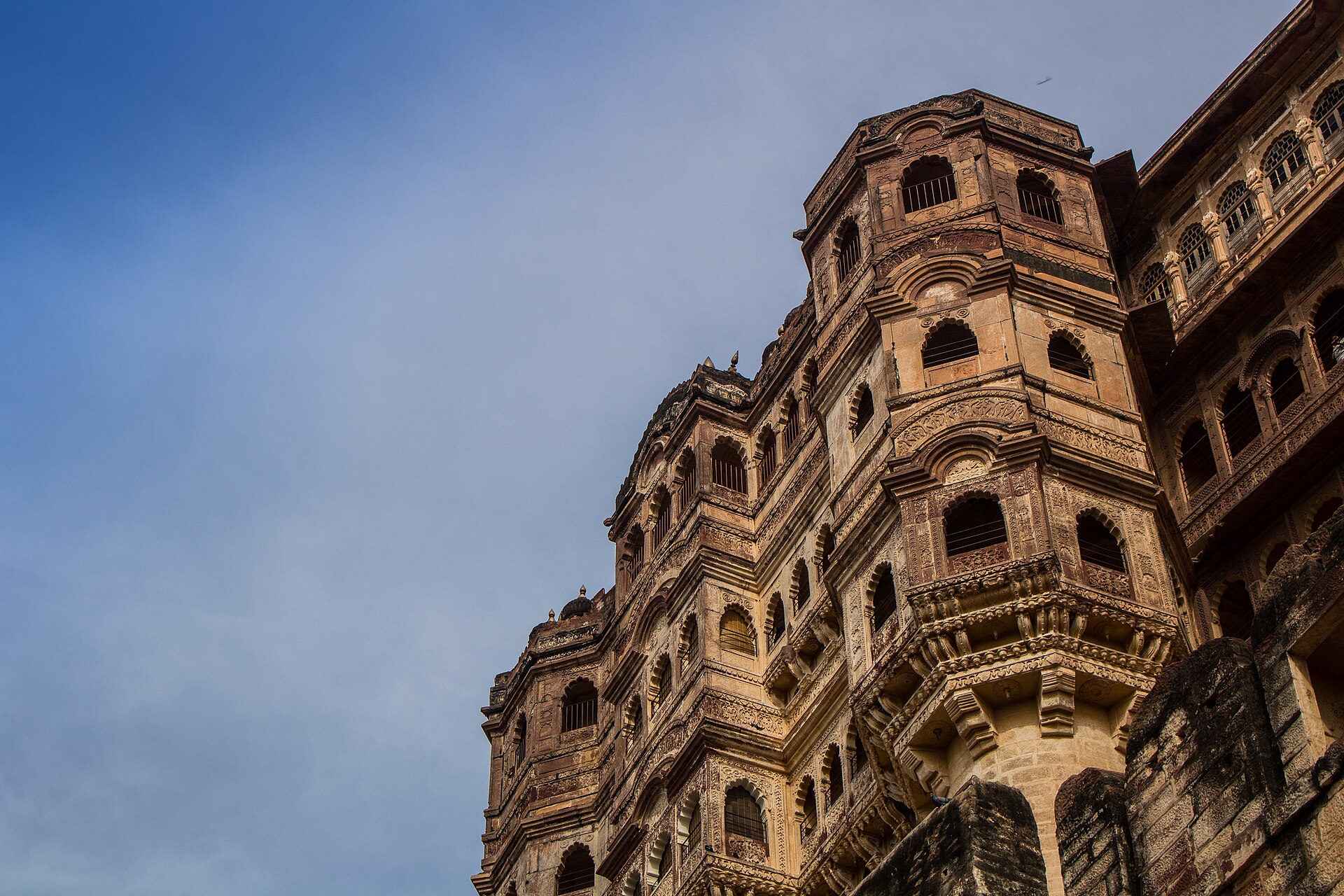 The ramparts & palaces, Jodhpur — Delhi to Jodhpur taxi | EZPZ Cabs