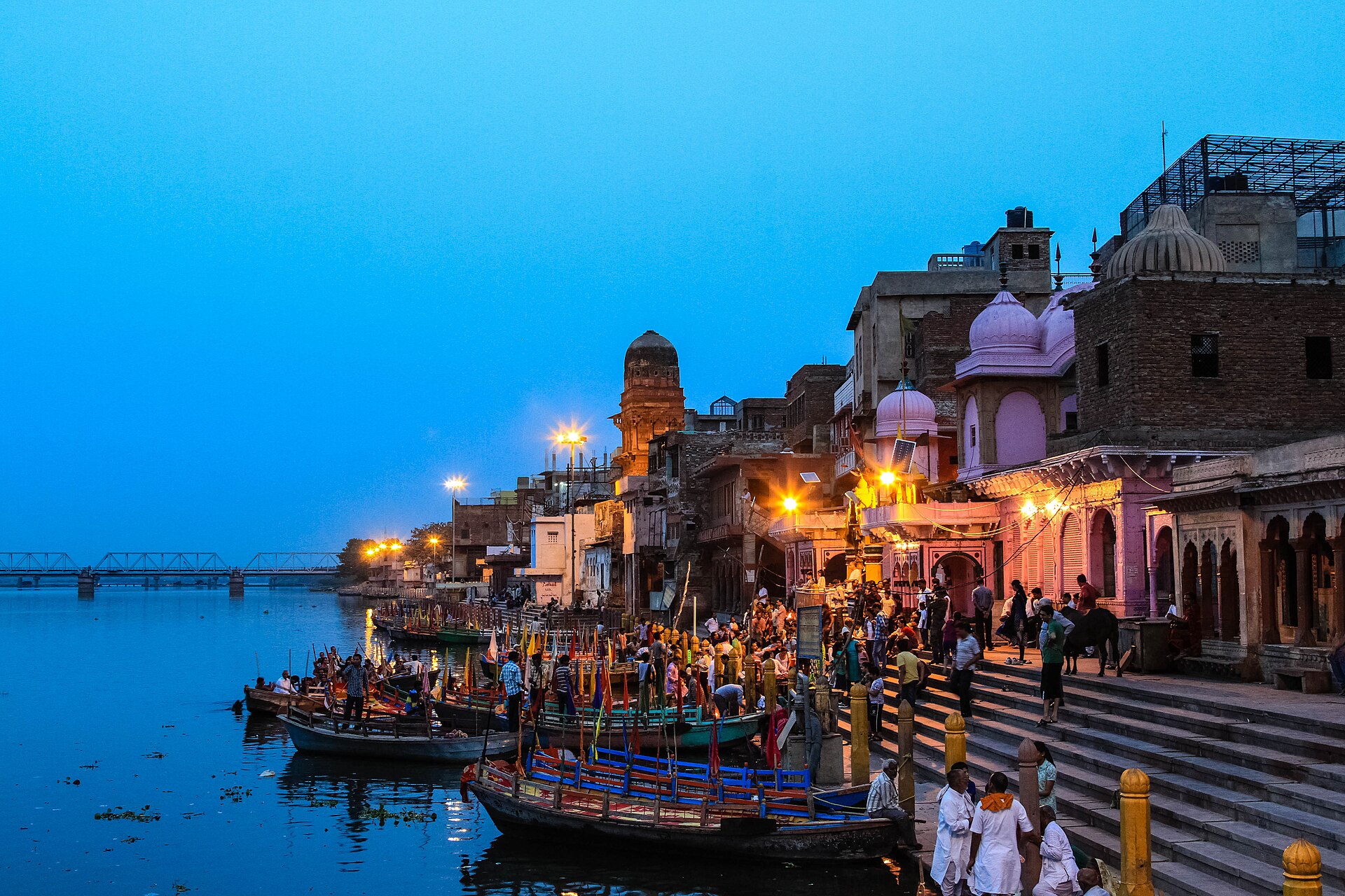 Vishram Ghat & the aarti, Mathura — Faridabad to Mathura taxi | EZPZ Taxi