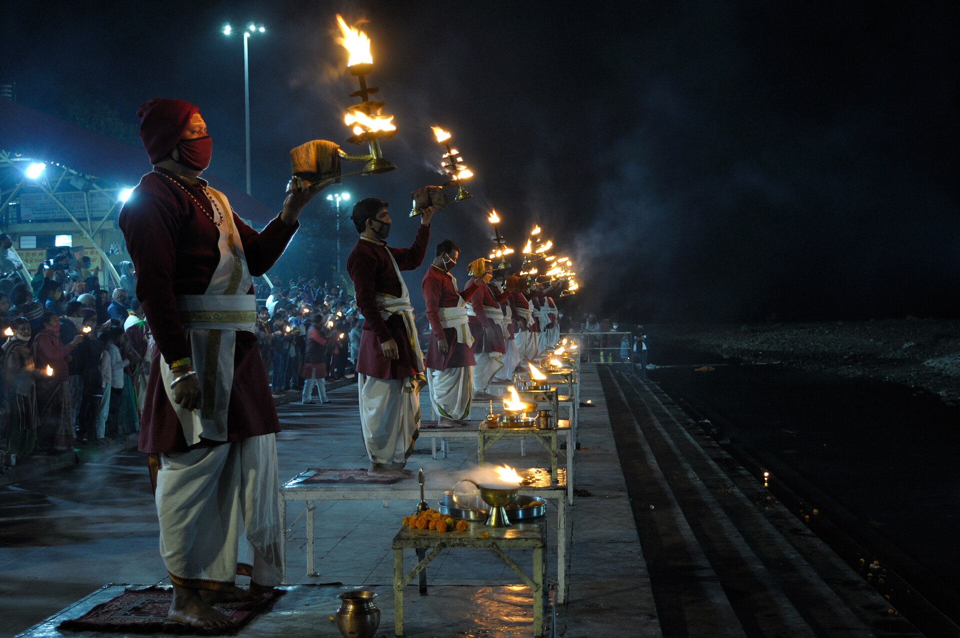 Triveni Ghat Aarti, Rishikesh